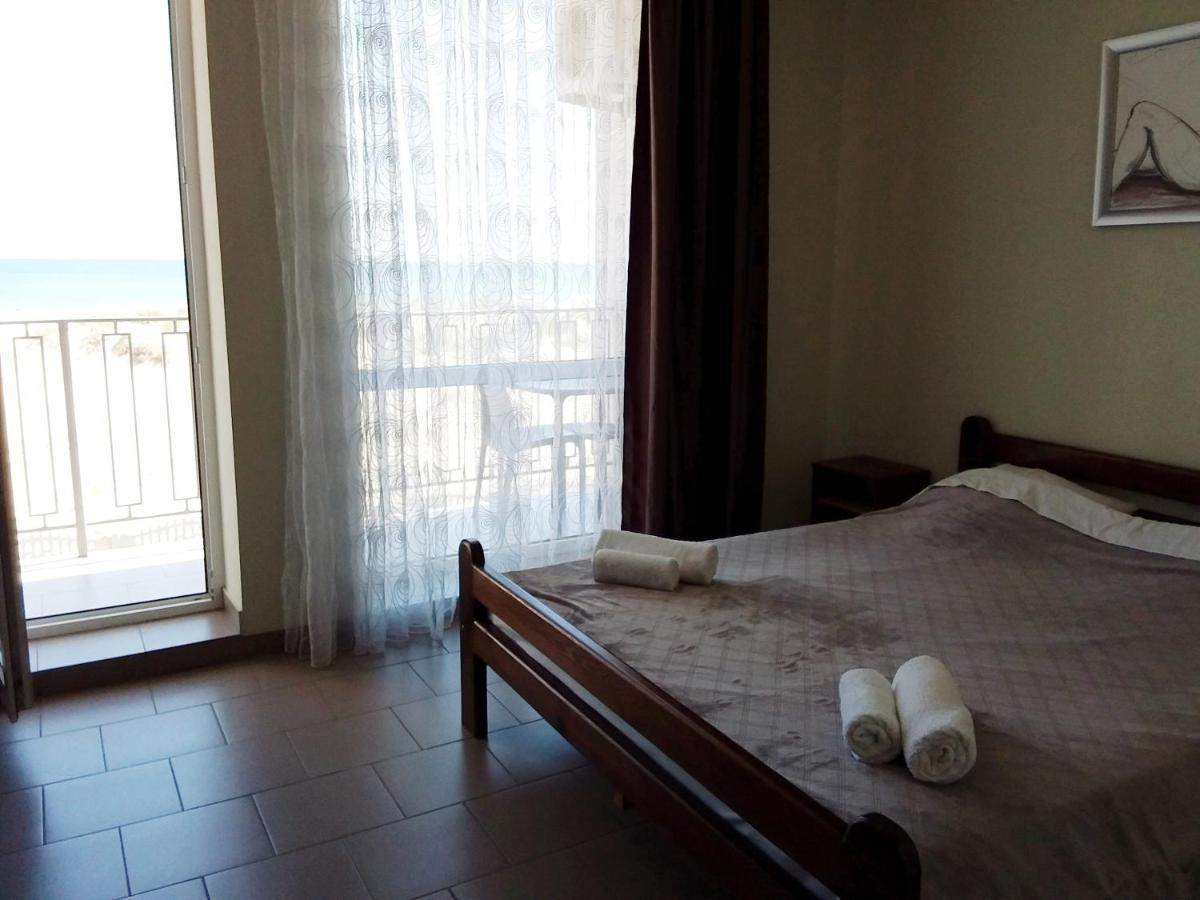 זאטוקה Hotel Golden Beach מראה חיצוני תמונה