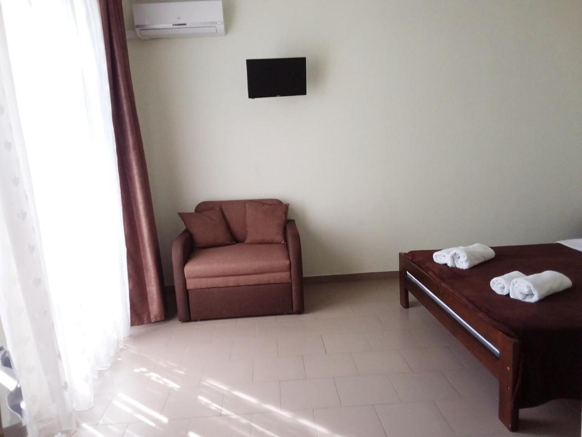 זאטוקה Hotel Golden Beach מראה חיצוני תמונה